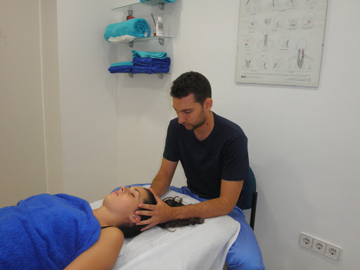 Centro de fisioterapeutas Osteopatia y Fisioterapia Pterion en Almería -