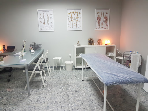 Centro de fisioterapeutas Yara Gómez Terapias Naturales en Lora del Río -